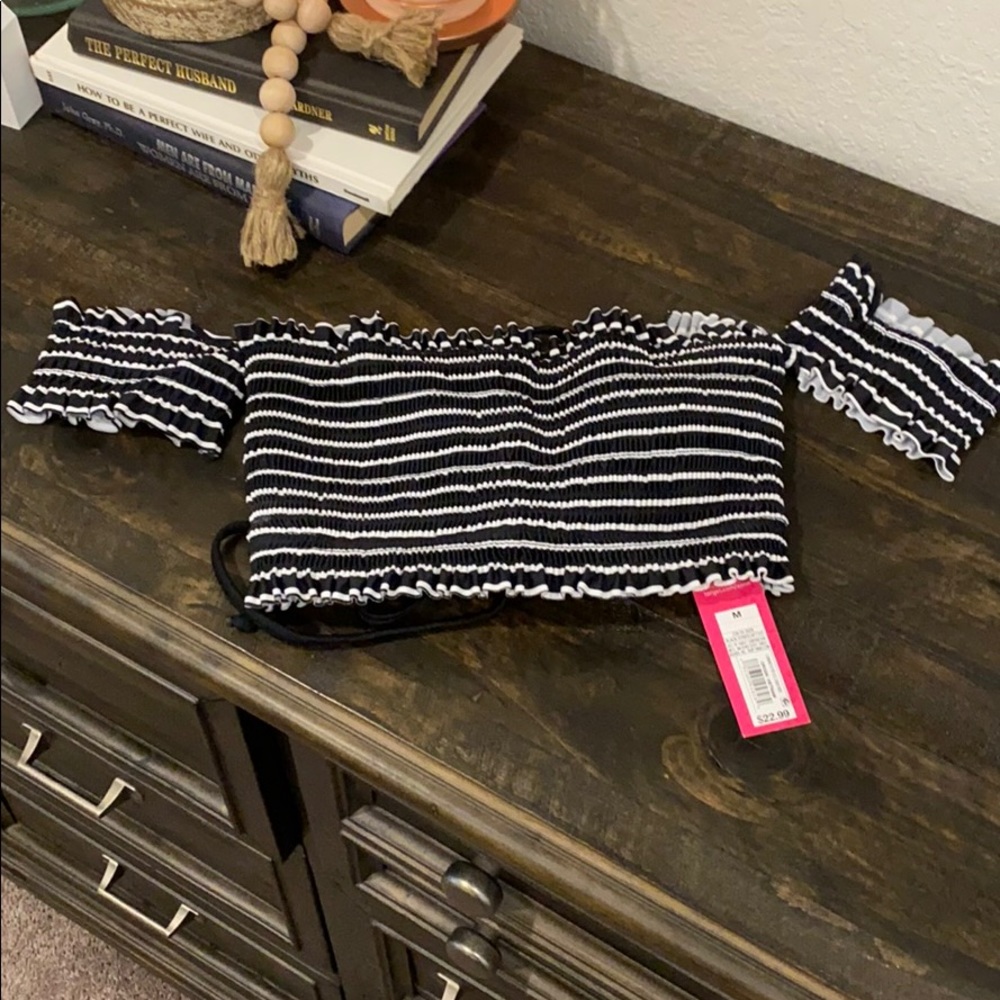 NWT SIZE MEDIUM SMOCKED OFF SHOULDER SWIMSUIT TOP